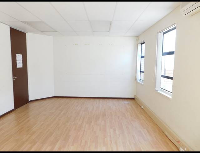 780M² OFFICE TO LET IN FERNDALE